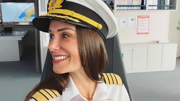 Potret Wanita Cantik yang Jadi Kapten Kapal Pesiar, Sering Dikomentari Seksis