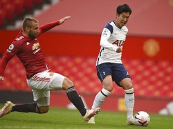 De Gea Kebobolan Lalu Pukul Tiang, Kesal Banget sama Shaw!