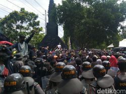 Ada Demo Omnibus Law di DPRD Jateng, Jalan Pahlawan Semarang Ditutup