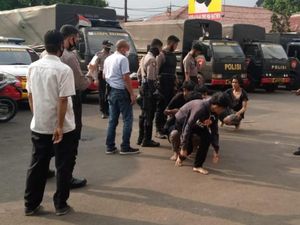 Demo Tolak Omnibus Law Sukabumi, Polisi Tangkap 7 Orang Berpakaian Hitam