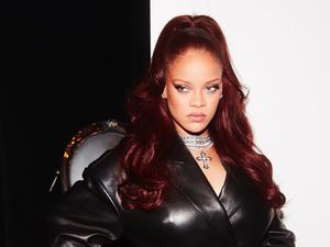 Label Mode Fenty Rihanna Tutup Label Mode Fenty Rihanna Tutup