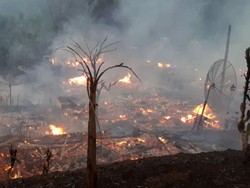20 Rumah Warga di Kampung Adat Cengkuk Sukabumi Terbakar