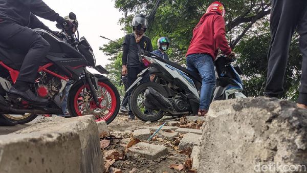 Ada Demo Pemotor Balik Arah di Tangerang