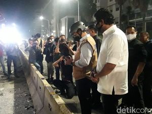 Anies Datangi Bundaran HI, Cek Halte yang Hangus Dibakar Massa Demo Anies Datangi Bundaran HI, Cek Halte yang Hangus Dibakar Massa Demo