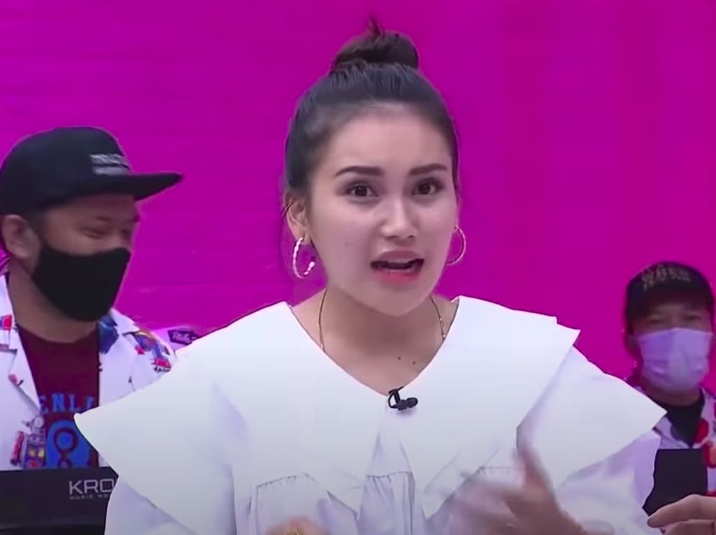 Ayu Ting Ting Diblok, Deddy Corbuzier Ngambek