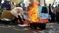 Bakar Ban-Vandalisme Warnai Demo Mahasiswa di Istana Bogor
