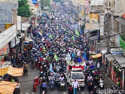 Buruh Cimahi Bergerak ke Gedung Sate Bandung