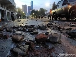 Ini Dampak Demo Tolak Omnibus Law di Surabaya yang Anarkis