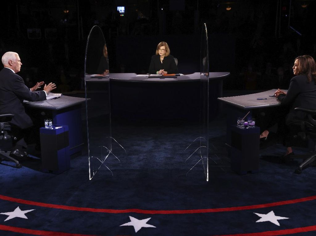 3 Momen Debat Panas Harris vs Pence Berebut Kursi Cawapres AS 3 Momen Debat Panas Harris vs Pence Berebut Kursi Cawapres AS