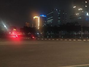Kondisi di Patung Kuda Jakpus Kondusif, Kendaraan Sudah Boleh Melintas Kondisi di Patung Kuda Jakpus Kondusif, Kendaraan Sudah Boleh Melintas