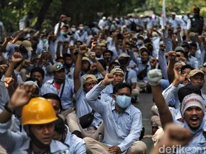 Buruh Langsung Gugat UU Cipta Kerja ke MK Jika Diteken Jokowi