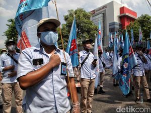Buruh Demo Tolak Omnibus Law, Produksi Mobil Masih Gas Terus