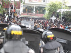 Usai Demo Ricuh di DPRD DIY, 51 Orang Belum Pulang