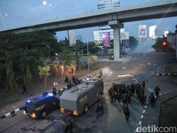 Lagi Banyak Demo, Jangan Pakai Kendaraan Mencolok Dulu