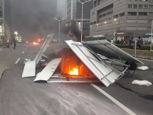 Sehari Usai Demo Besar, MRT dan Transjakarta Beroperasi Normal Jumat Ini