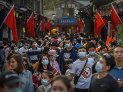 Golden Week di China: Perjalanan Meningkat, tapi Warga Takut Belanja