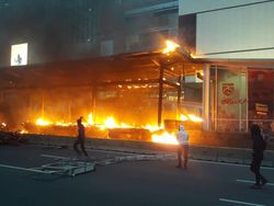 Halte TransJ Bundaran HI yang Dibakar Massa Baru Diresmikan Tahun Lalu