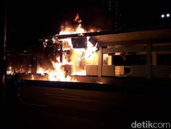 Polda Metro: Ada Mobil Pasok Makanan-Molotov ke Perusuh Demo Omnibus Law