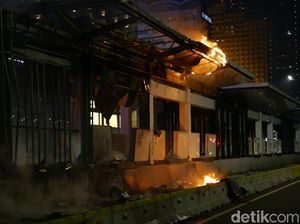 TransJakarta Kecam Massa Perusak Halte, Kerugian Ditaksir Rp 45 Miliar