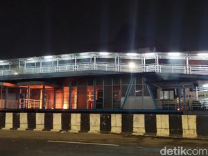 Polisi Sebut Ada 4 Kelompok Pembakar Halte TransJ: Tersangka Bisa Bertambah Polisi Sebut Ada 4 Kelompok Pembakar Halte TransJ: Tersangka Bisa Bertambah