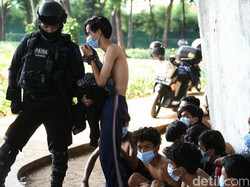 Ratusan Orang Diduga Mau Merusuh Diciduk, 22  Reaktif Covid-19