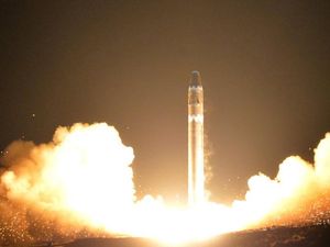 Korut Sukses Uji Coba Peluncuran Rudal Jarak Jauh