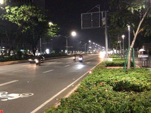 Massa di Sudirman Sudah Bubar, Lalu Lintas ke Arah HI Normal Kembali