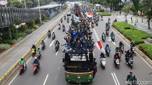 Mahasiswa Konvoi Menuju Istana Negara