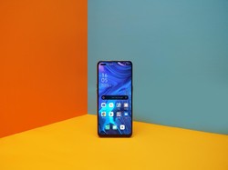 Layar OPPO Reno4 F Siap Manjakan Mata dengan Super AMOLED