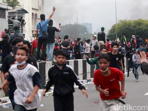 Dosen Ini Beri Nilai A Mahasiswanya yang Ikut Demo Omnibus Law Dosen Ini Beri Nilai A Mahasiswanya yang Ikut Demo Omnibus Law