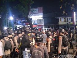 Tuntut Rekan Dibebaskan, Mahasiswa Serang Polsek Rappocini Makassar