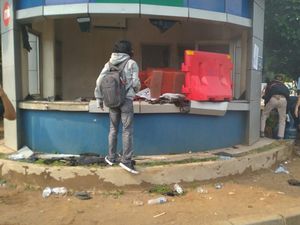 Pos Polisi di Bundaran Patung Kuda Jakpus Dirusak Massa