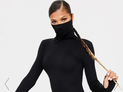 Dress Aneh Berpotongan Turtleneck dan Bisa Jadi Masker