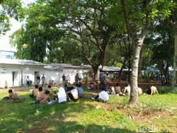 Polisi Amankan Puluhan Remaja di Sekitar Istana, Dibawa ke Monas