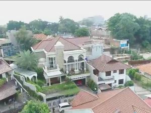 Foto: Rumah Mewah Denny Cagur, Ada Lift dan Ruang Karaoke Rp 250 Juta Foto: Rumah Mewah Denny Cagur, Ada Lift dan Ruang Karaoke Rp 250 Juta