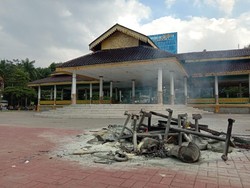 Sejumlah Fasilitas di Lapangan Merdeka Medan Dirusak-Dibakar