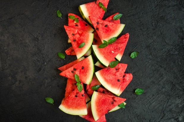 Salah satunya adalah kulit yang kering dan kusam. Kandungan likopen ini juga diyakini mampu membuat wajah jadi lebih segar dan bercahaya.