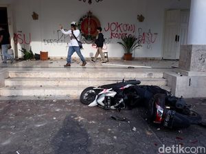 Suasana Gedung DPRD DIY Pascademo