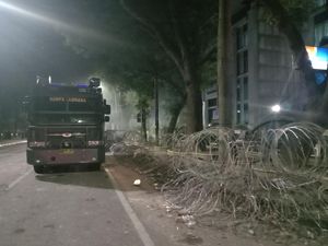 Massa Demo Tolak Omnibus Law Bubar, Suasana di DPRD Sumut Kondusif