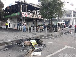 Video Polisi Sebut Legian Cafe Malioboro Terbakar karena Molotov