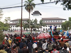 3 Hari Pedemo Ricuh, Pemprov Jabar: Mayoritas Kerusakan di Luar Gedung Sate