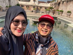 Tommy Kurniawan Bersyukur Dibantu Istri Selama Penyembuhan Kakinya Akibat Cedera