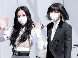 Blackpink Pakai Seragam Stylish di Knowing Bros, Ini Detail dan Harganya