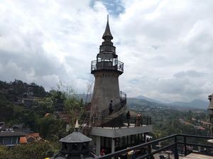 Kafe Bertema Kastil Abad Pertengahan Ada di Bandung Kafe Bertema Kastil Abad Pertengahan Ada di Bandung