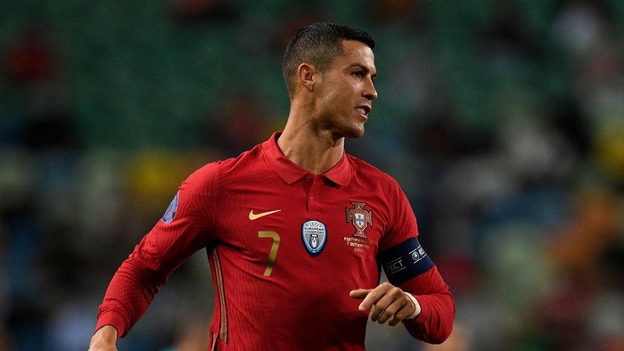 LISBON, PORTUGAL - OCTOBER 07:  Cristiano Ronaldo, Captain of Portugal prepares for kick off ahead of the international friendly match between Portugal and Spain at Estadio Jose Alvalade on October 07, 2020 in Lisbon, Portugal. (Photo by Octavio Passos/Getty Images)