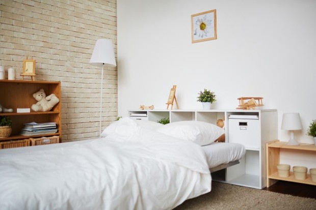 Mendekorasi ulang kamar tidur agar tampak lebih indah bisa menjadi kegiatan yang menyenangkan saat me time.
