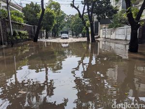 Hujan Deras, Kawasan Mewah Hang Jebat Kebanjiran