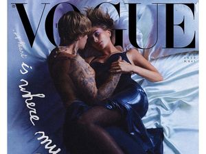 Foto: Pose Seksi Justin Bieber dan Hailey Baldwin di Ranjang