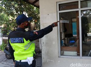 Buntut Demo Ricuh, Kaca Gedung Perkuliahan-Pos Kemanan Unisba Pecah
