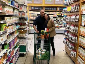 Kamala Harris, Cawapres Amerika Serikat yang Hobi Masak di Rumah